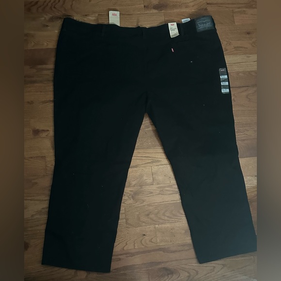 Black Levi’s Jeans Big and Talk - Picture 1 of 7